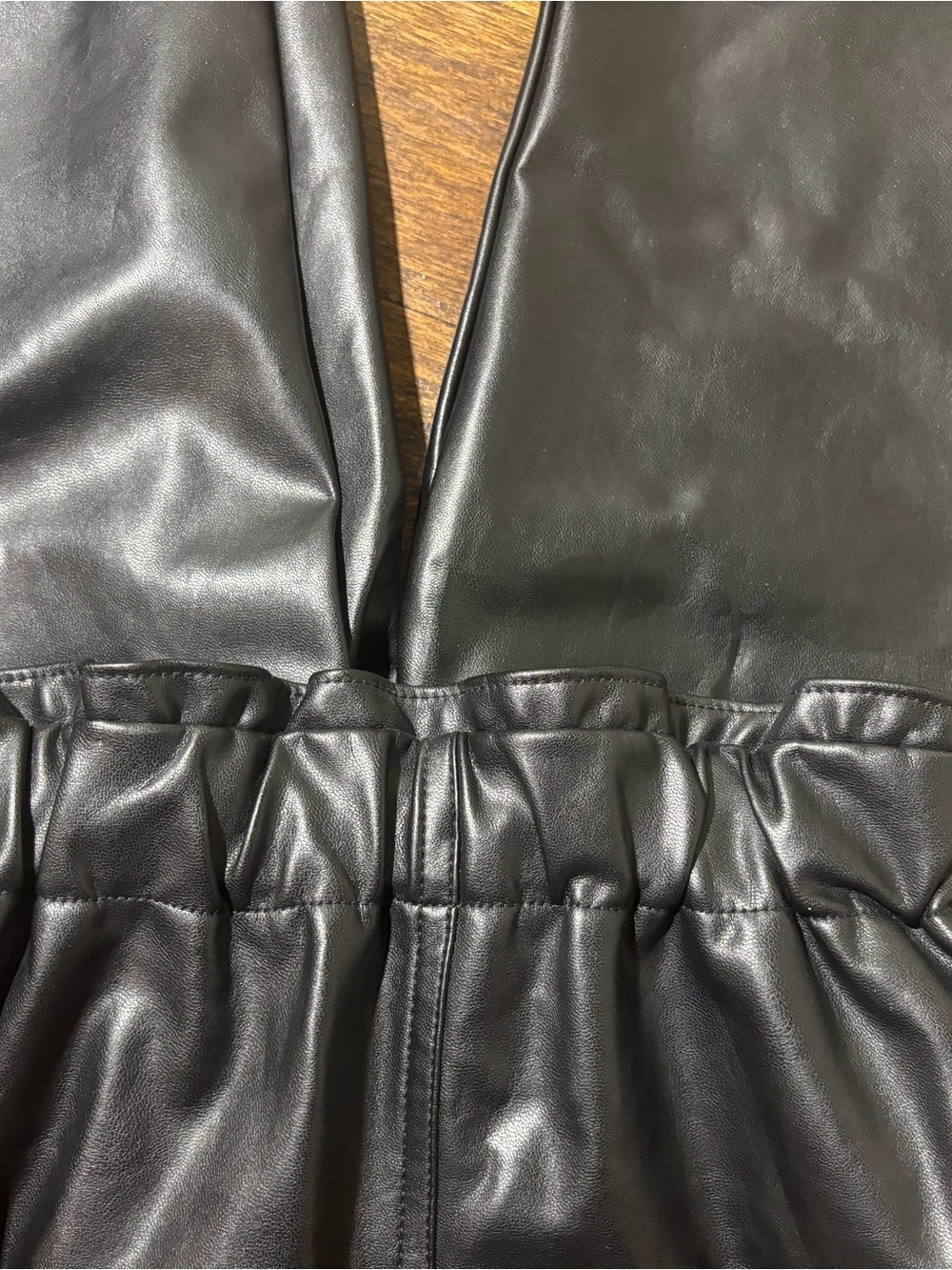 Abercrombie & Fitch Black Faux Leather Paperbag Jogger Pants Size XS - Picture 3 of 4